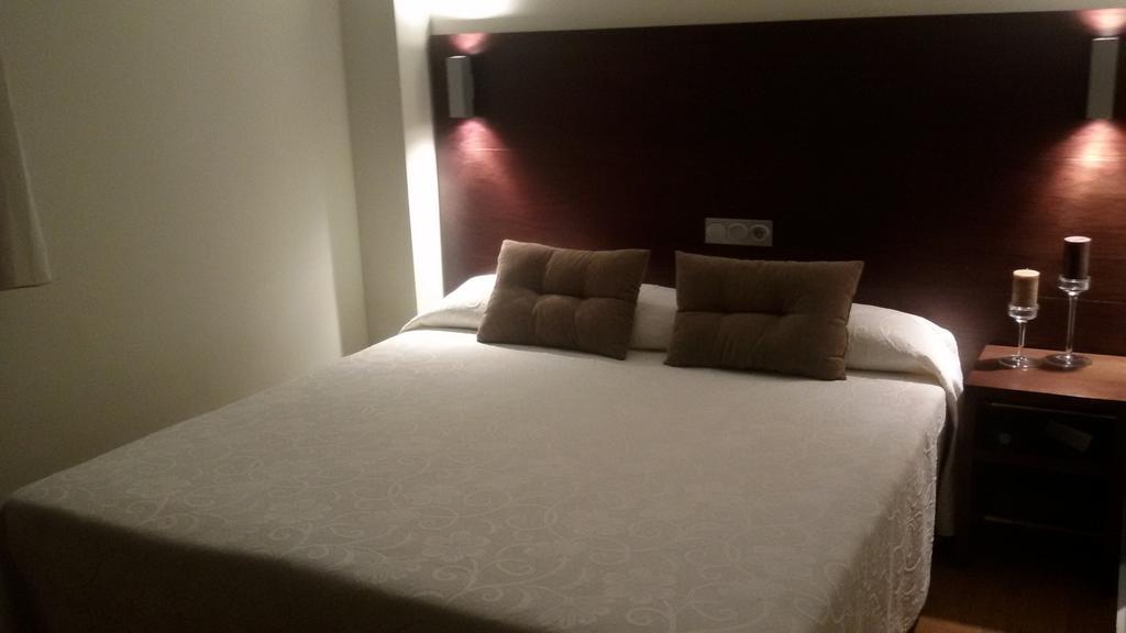 Hotel Rural Arroyo La Plata By Bossh Hotels Jerez De Los Caballeros Exterior photo